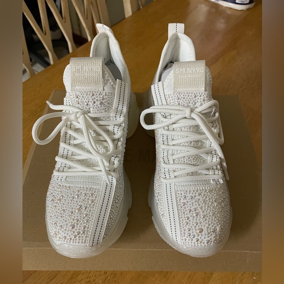 New in box!!! Steve Madden Maxima Sneakers. White with Iridescent Pearls. - Picture 4 of 7